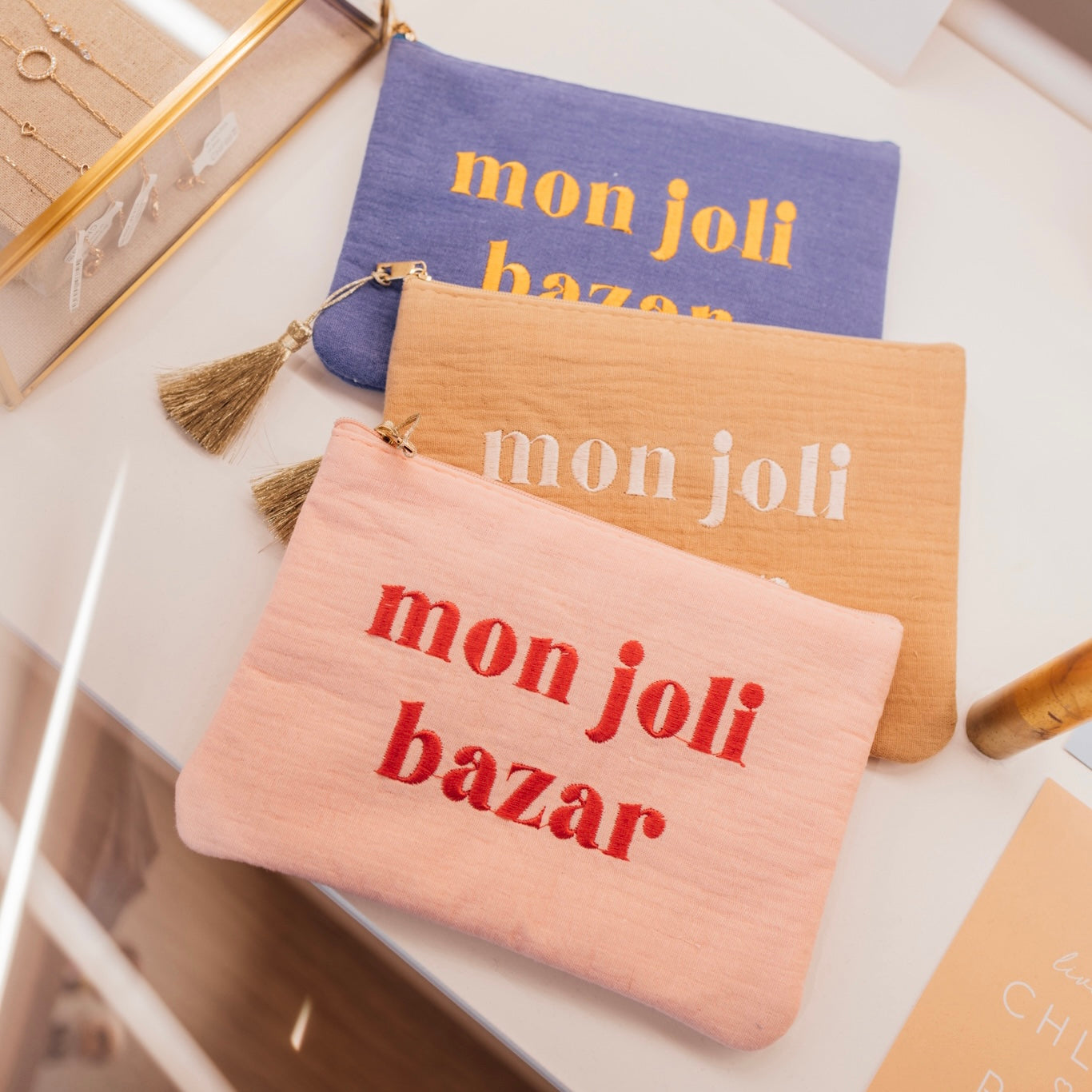 Pochette à zip avec inscription Mon joli bazar camel - Accessoire