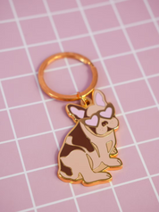Porte-clé bouledogue qui porte des lunettes en forme de cœur - Accessoire