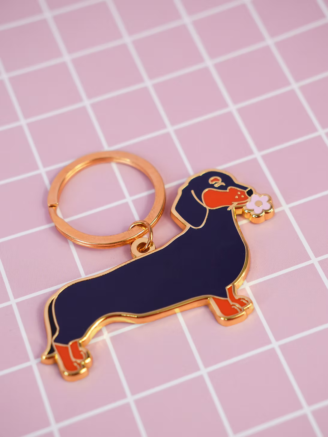 Porte-clé teckel avec fleur dans la bouche - Accessoire