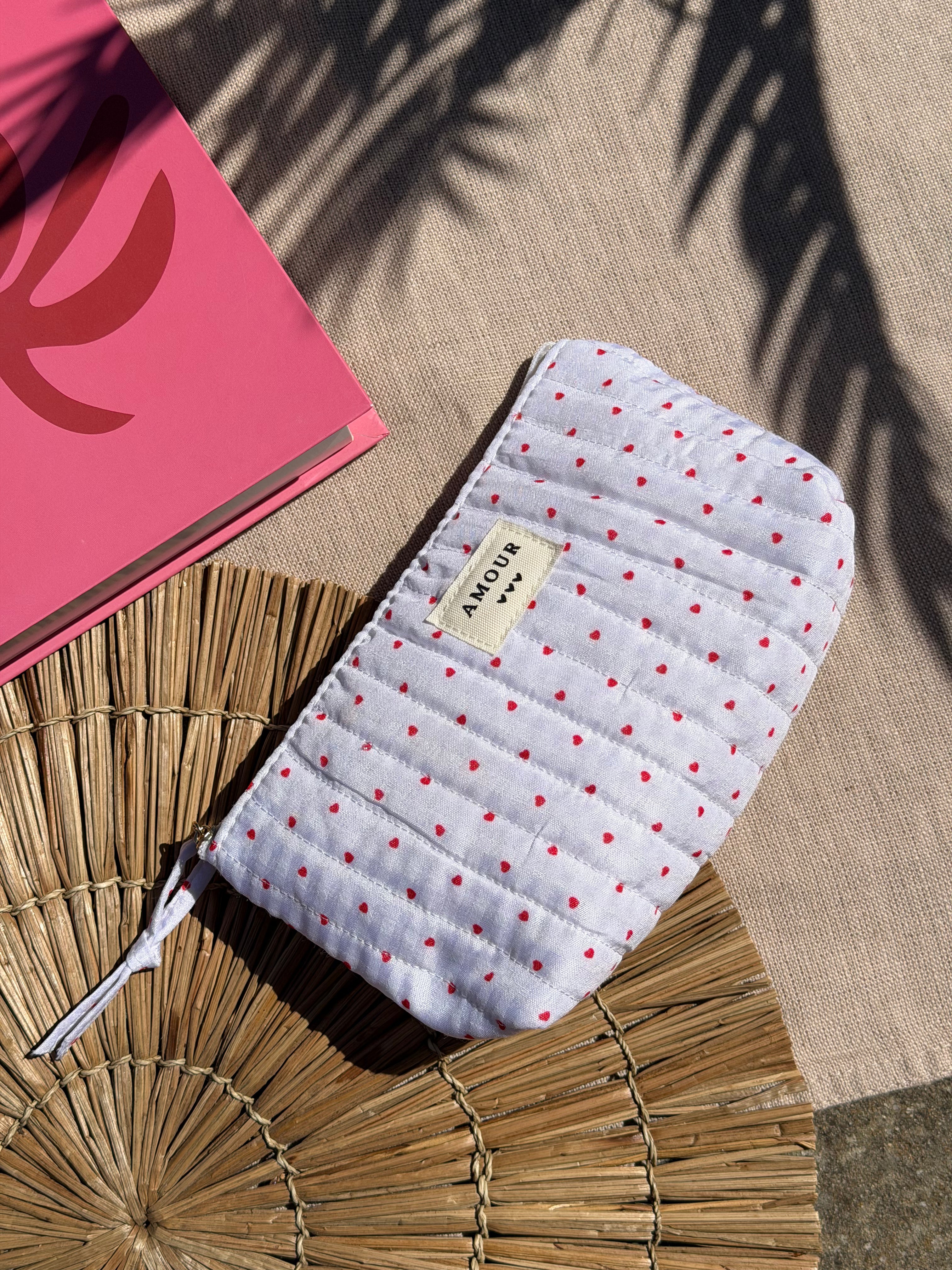 Trousse à zip motif cœurs rouges - Accessoire
